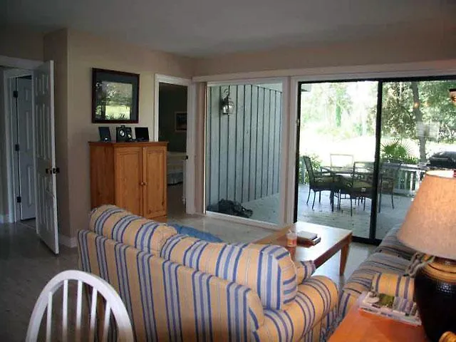 Hickory Cove 18 Apartment *