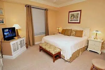 Hilton Head Ocean Hotel 3*