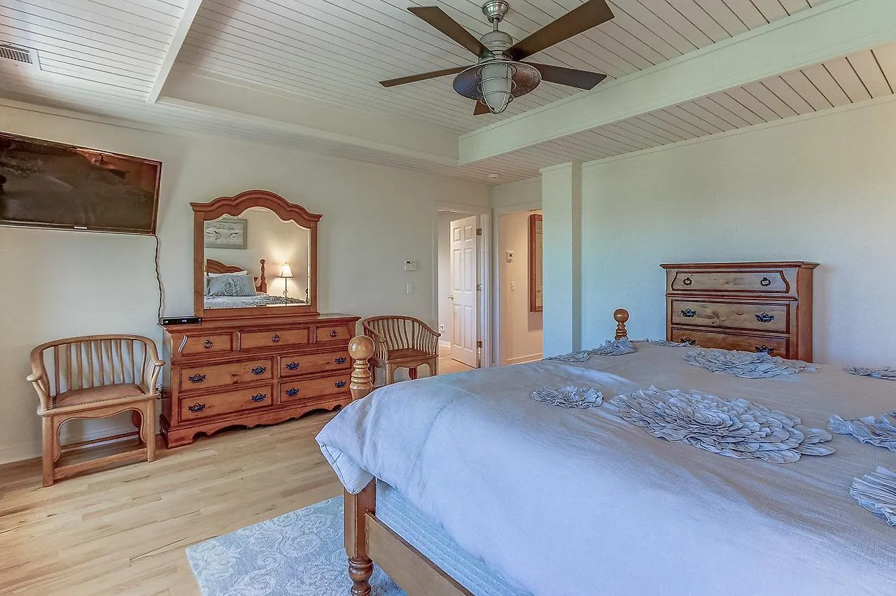 Holiday home Direct Oceanfront Luxury Home- Cassina Palms
