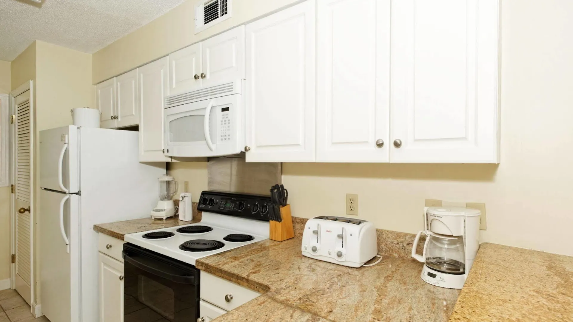 Shipyard By Spinnaker Resort 3*