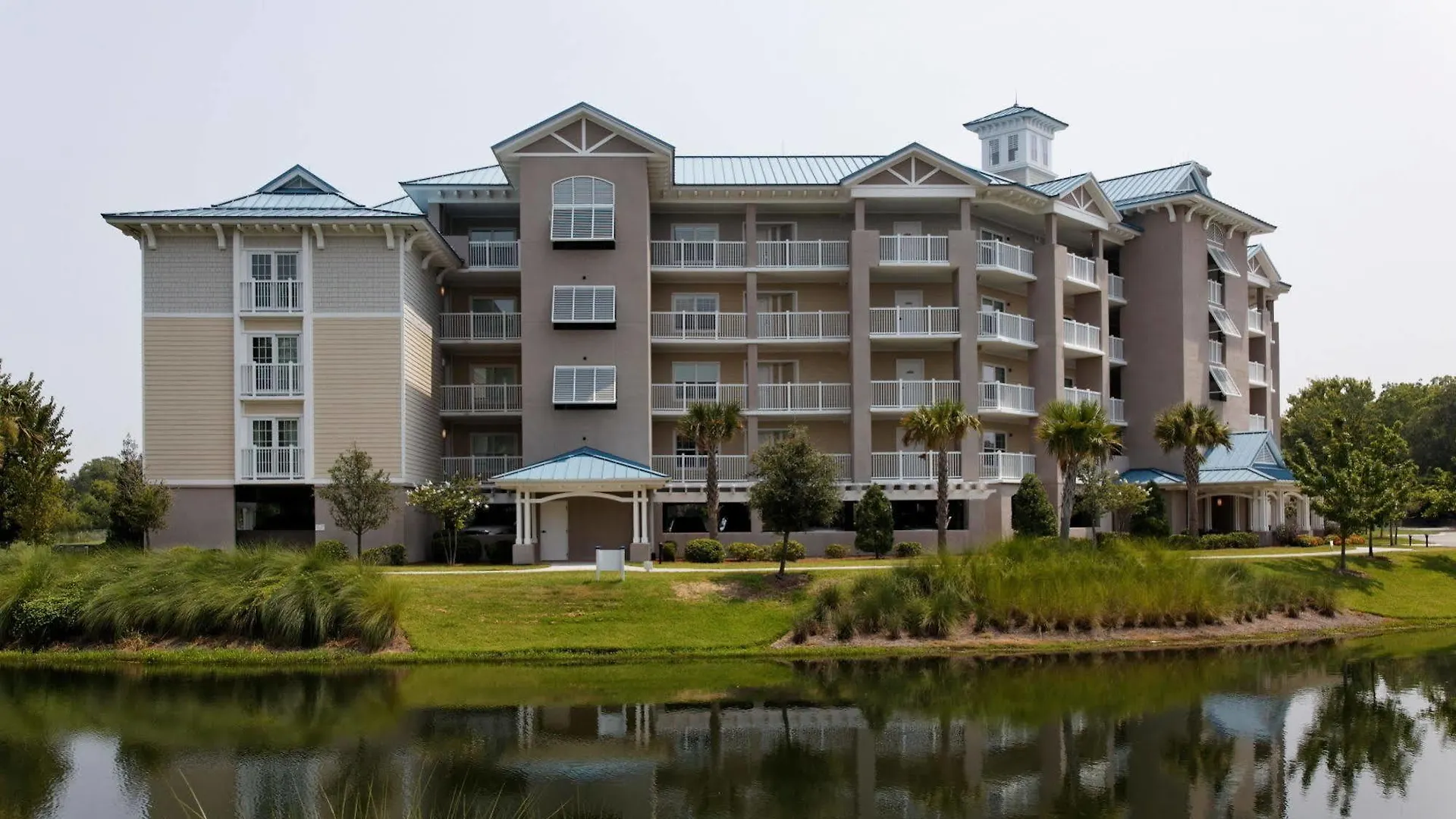 Bluewater By Spinnaker 3*