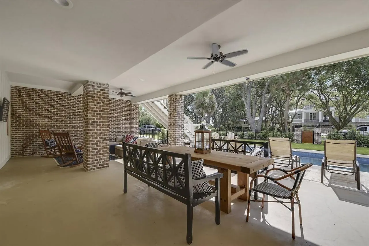 Dollar 19 Holiday home *