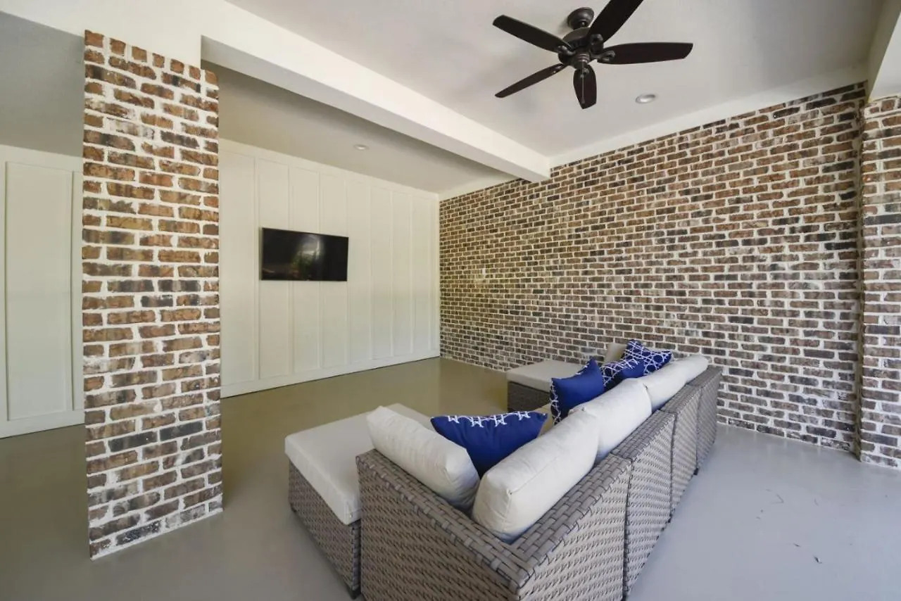 Dollar 19 Holiday home