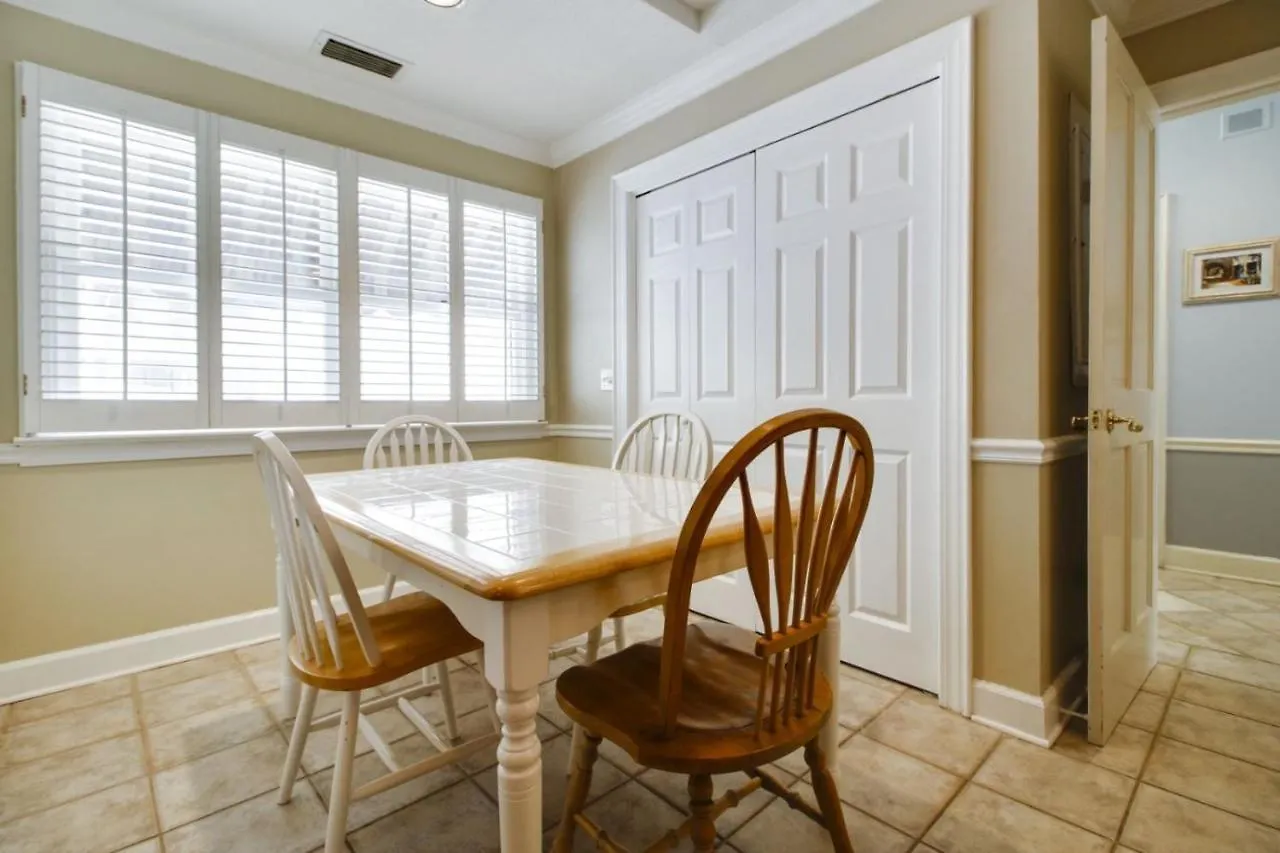 Apartment Devonshire 112