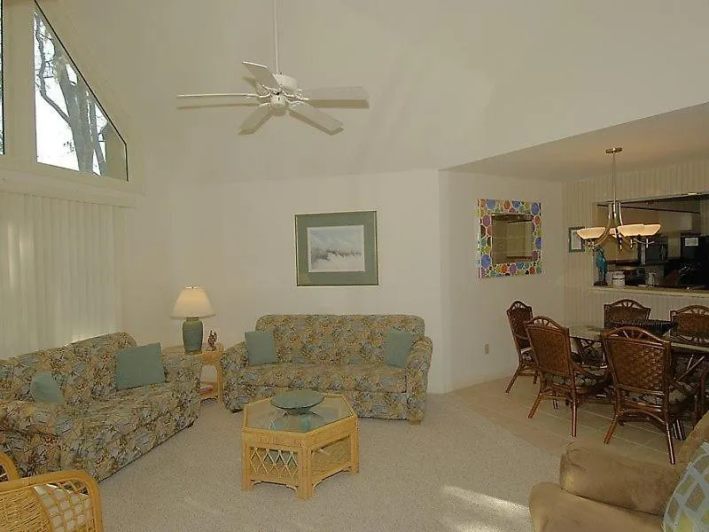 Colonnade Club 206 * Hilton Head Island