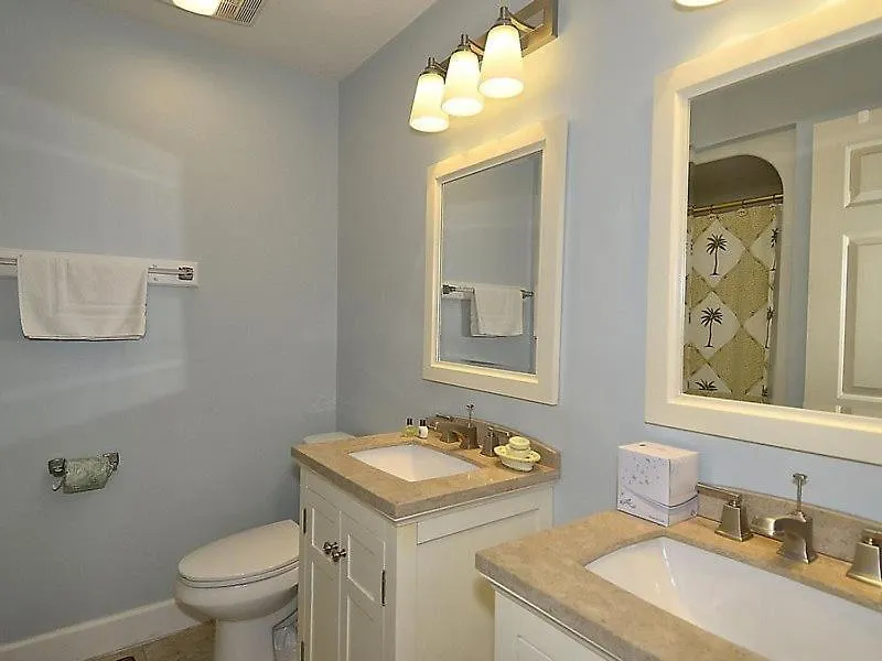 Holiday home Beachwalk 203