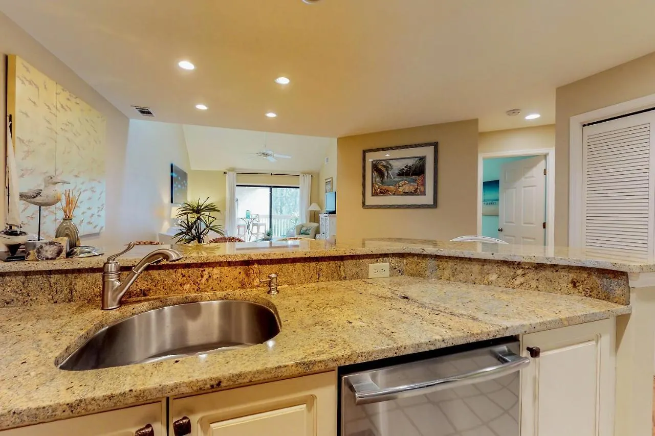 Colonnade Club 204 Apartment Hilton Head Island