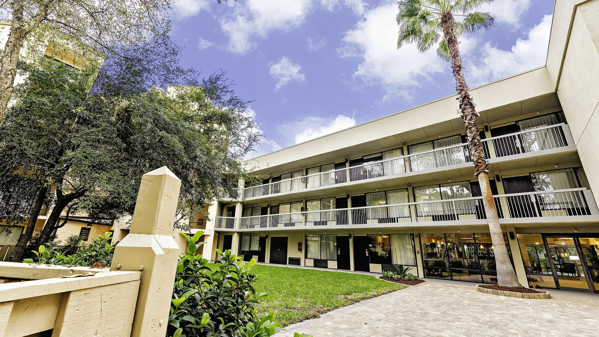 Hotel Spark By Hilton 3*