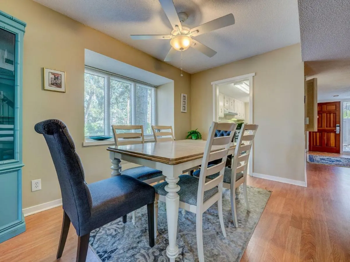 Sailmaster 37, 2 Bedrooms, Sleeps 6, Pool, Patio *