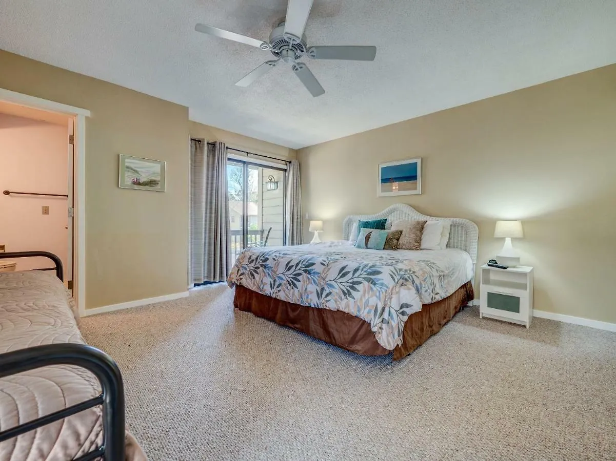 Holiday home Sailmaster 37, 2 Bedrooms, Sleeps 6, Pool, Patio Hilton Head Island