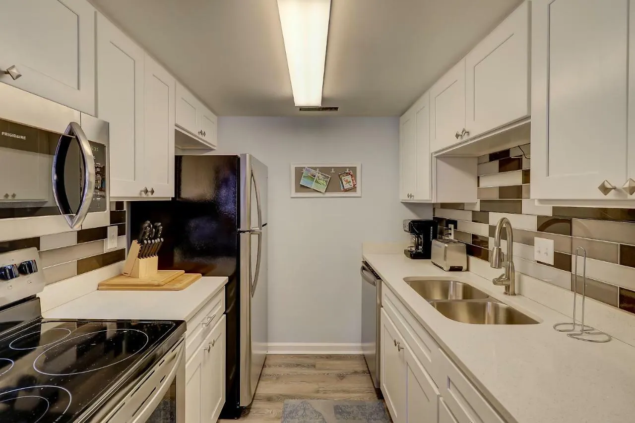 Holiday home Away #58