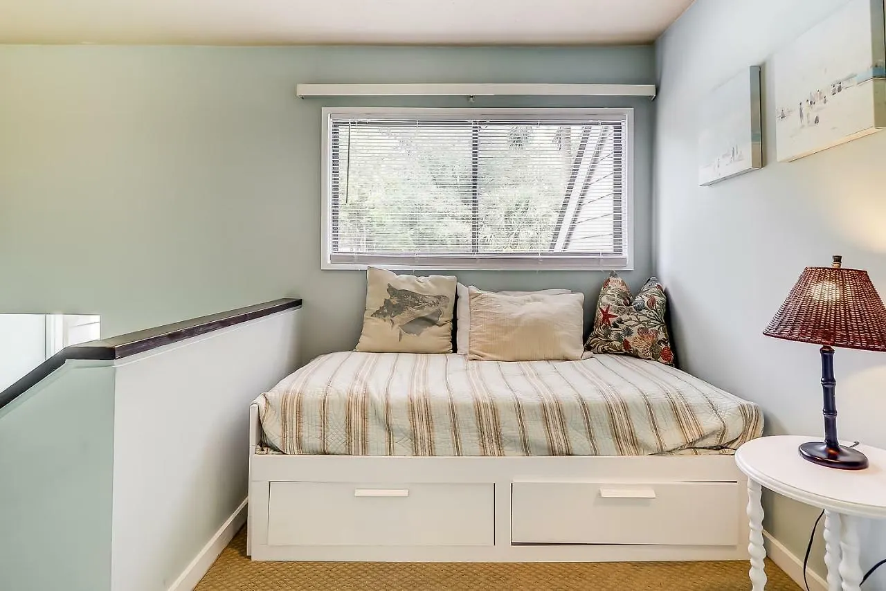 Ocean Cove 824 *