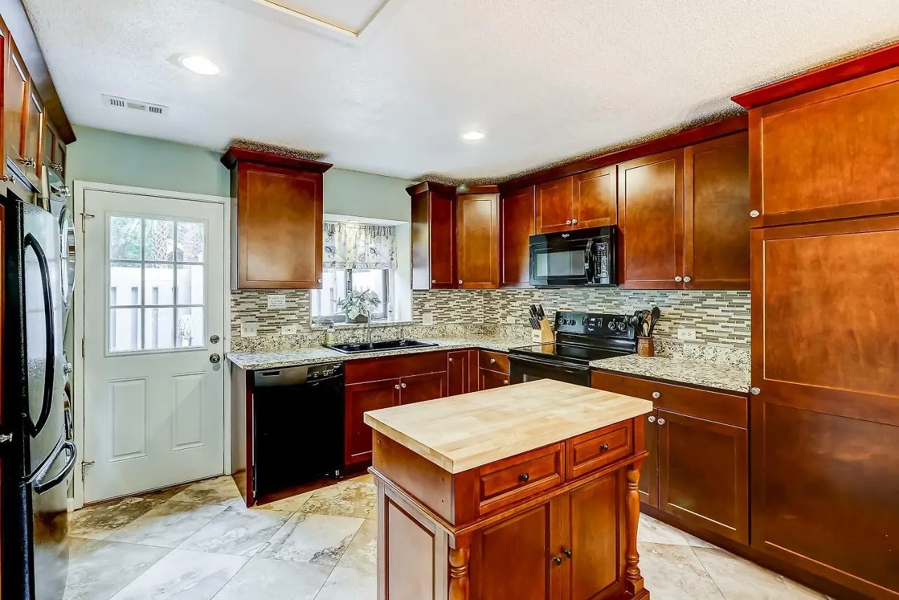 Ocean Cove 824 *