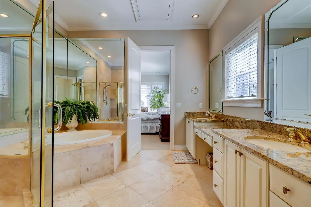 2nd Row Luxury At 30 Knotts Way Holiday home *