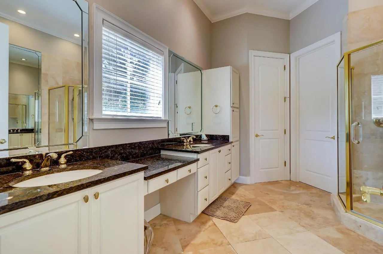 2nd Row Luxury At 30 Knotts Way Holiday home Hilton Head Island