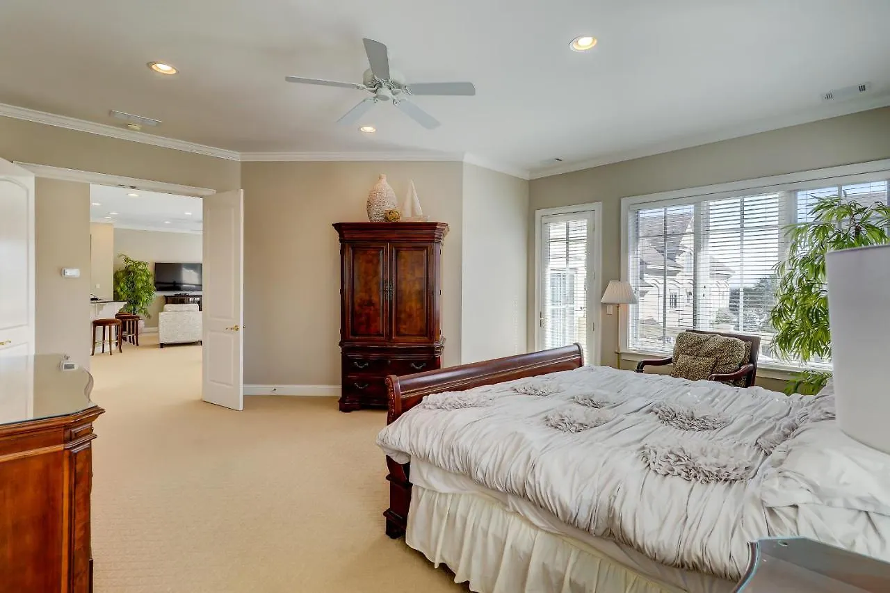 Holiday home 2nd Row Luxury At 30 Knotts Way