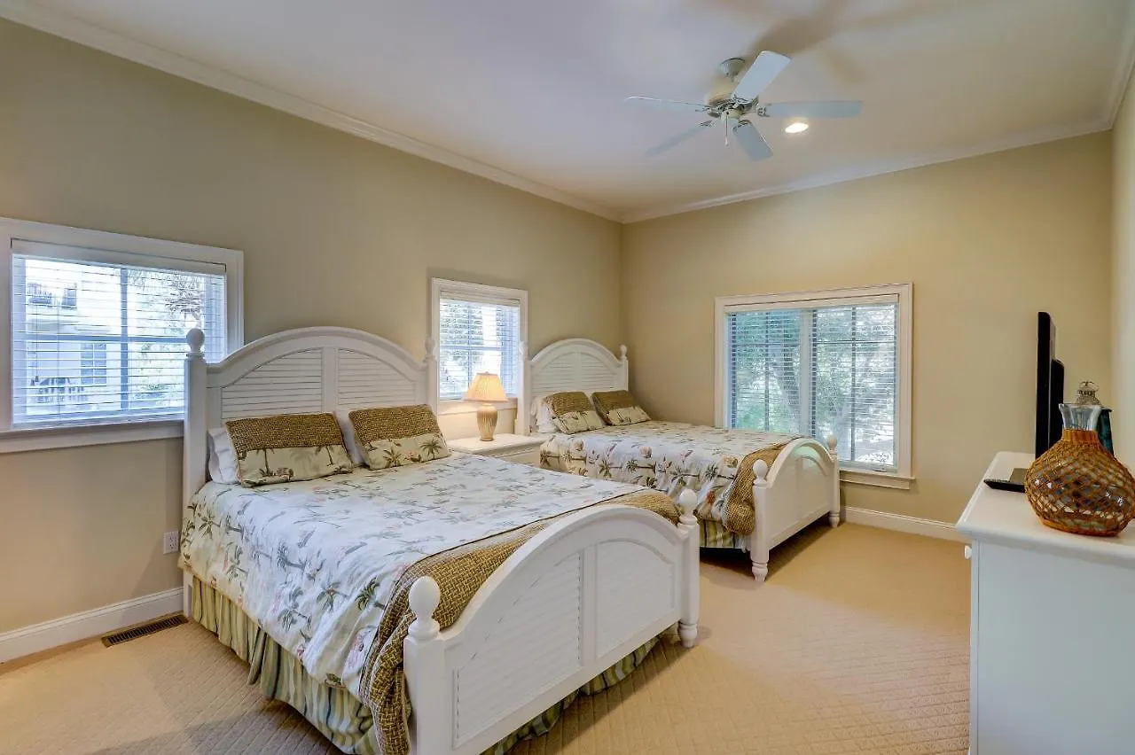 Holiday home 2nd Row Luxury At 30 Knotts Way