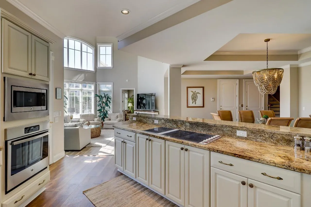 2nd Row Luxury At 30 Knotts Way Holiday home Hilton Head Island