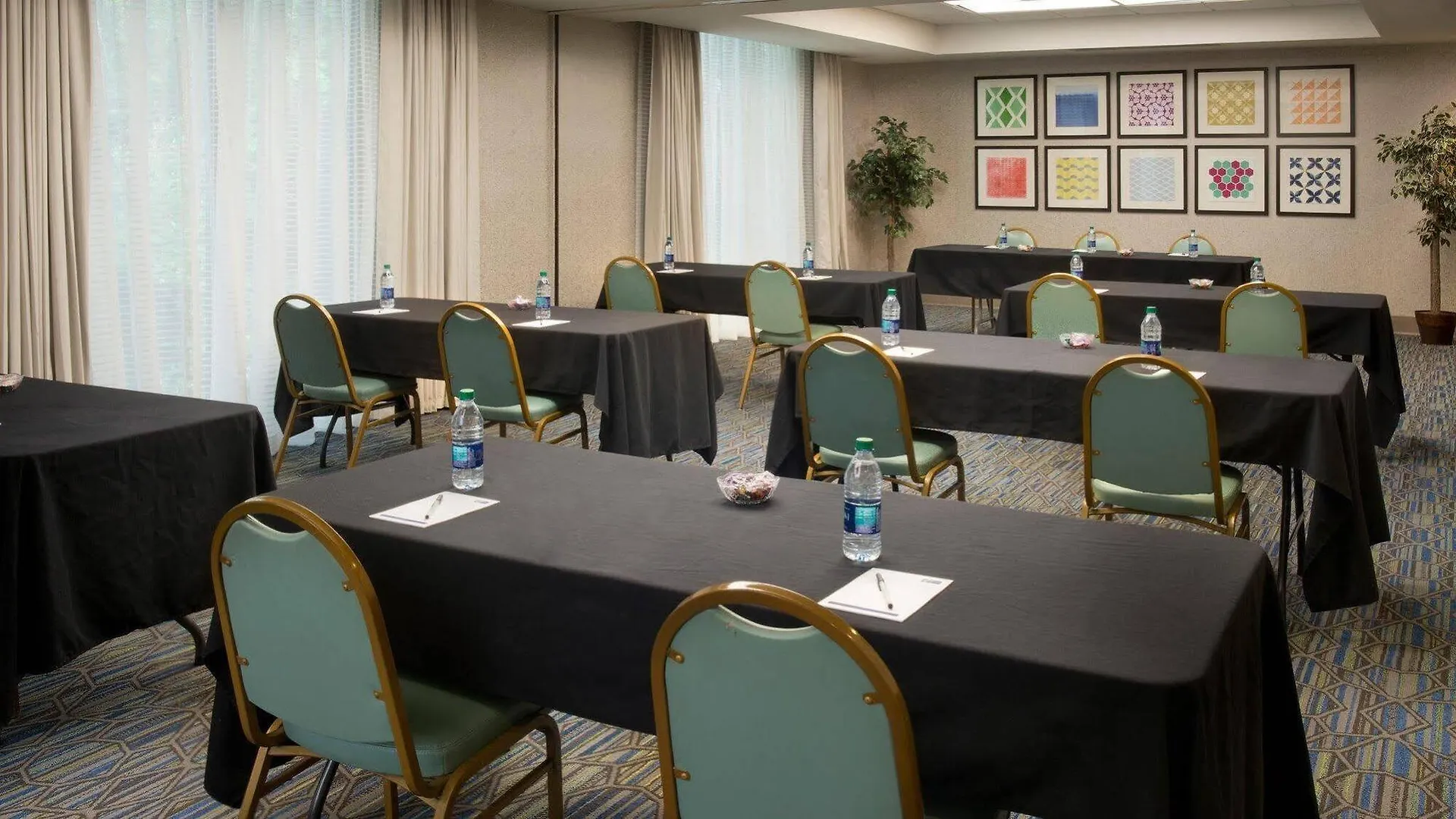 Express By Ihg Hotel