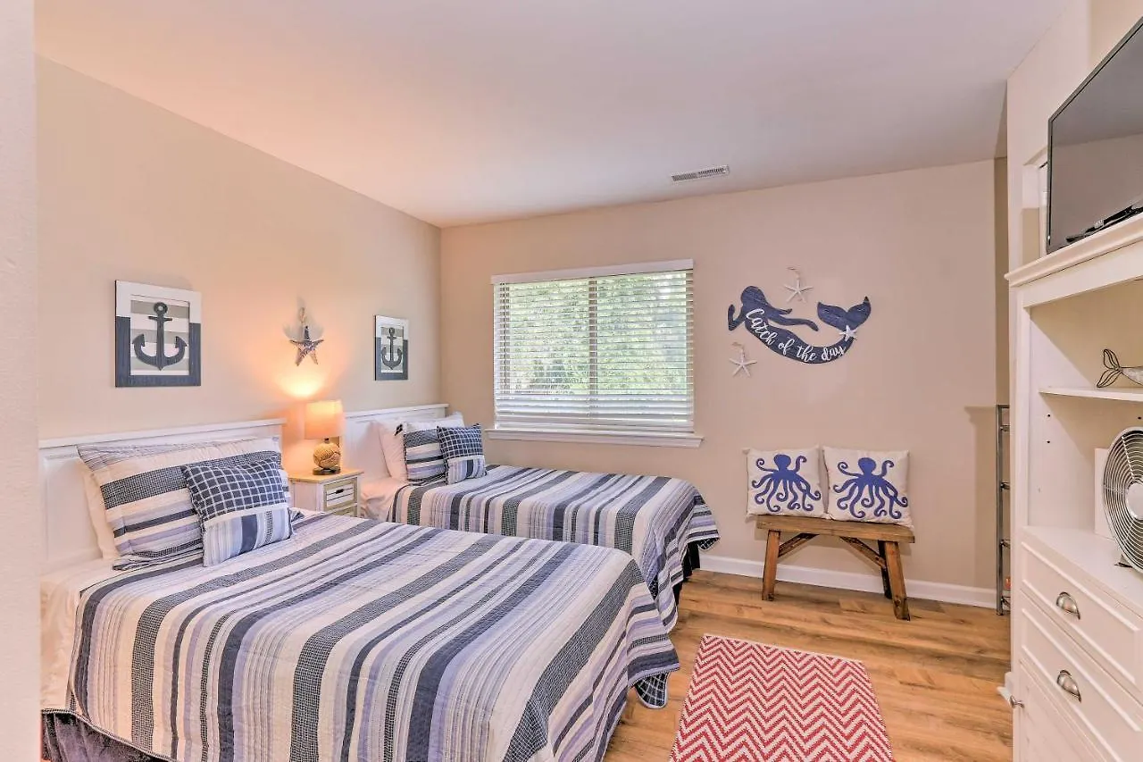 Hilton Head With Balcony - Walk To Beach! Villa