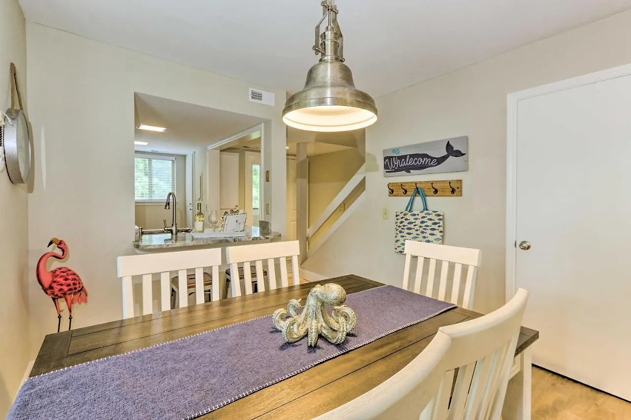 Villa Hilton Head With Balcony - Walk To Beach! *