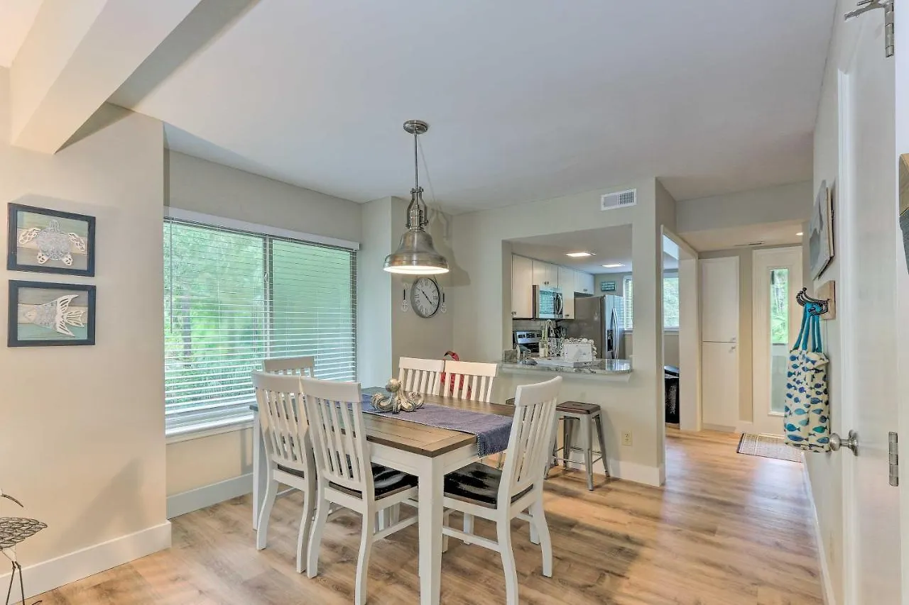 Hilton Head With Balcony - Walk To Beach! Villa *