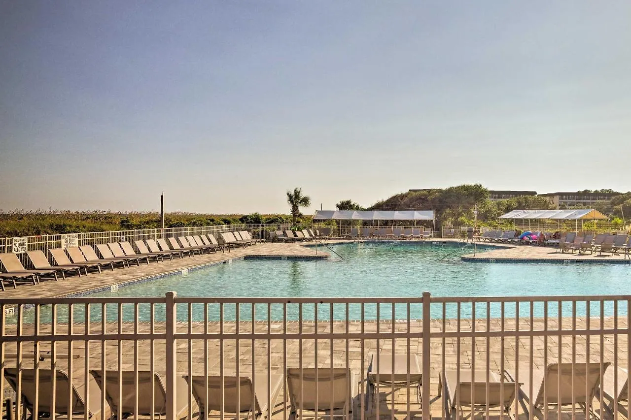 Coastal With Amenities - Steps To Beach! Hilton Head Island