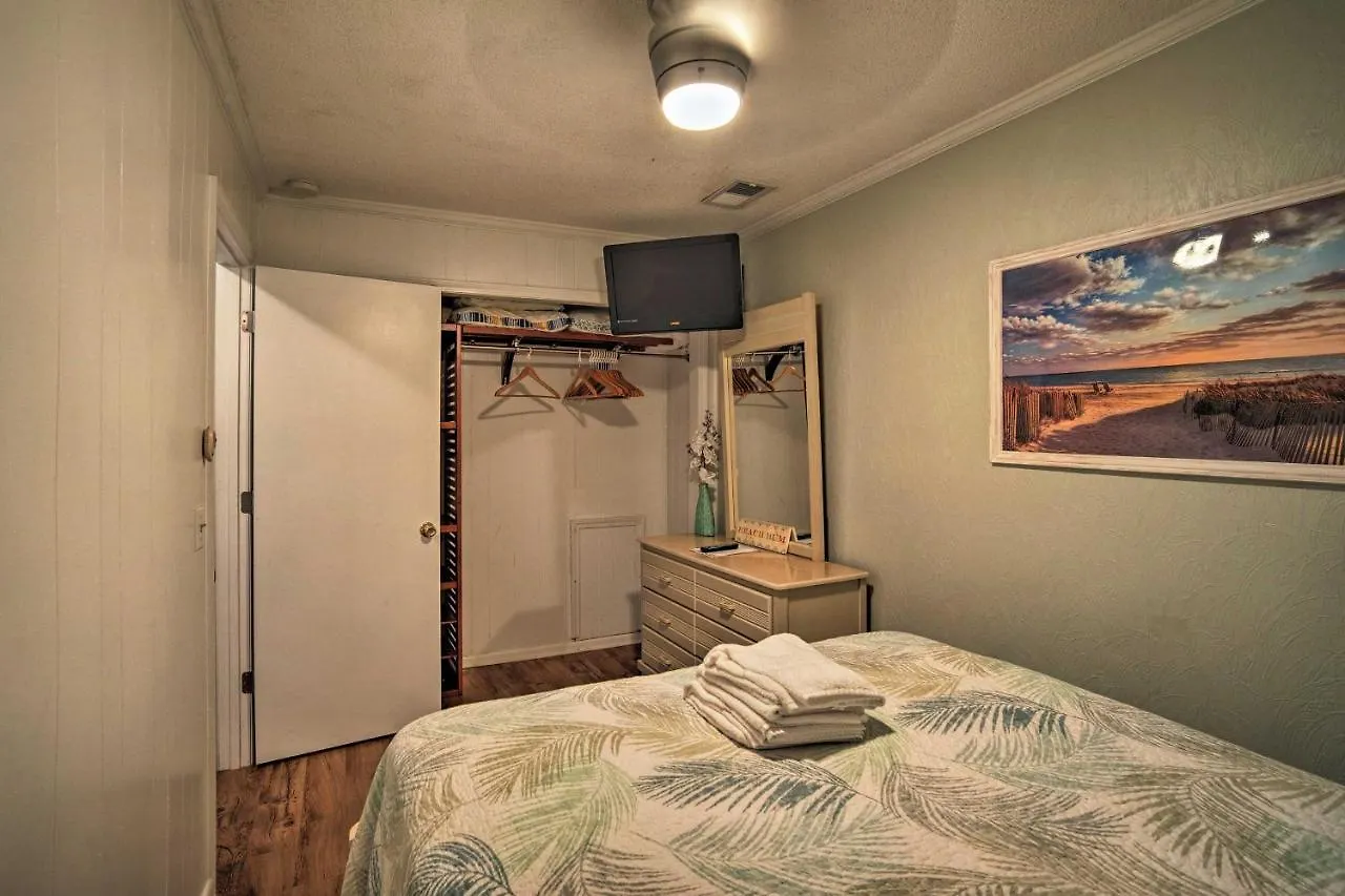 Coastal With Amenities - Steps To Beach!