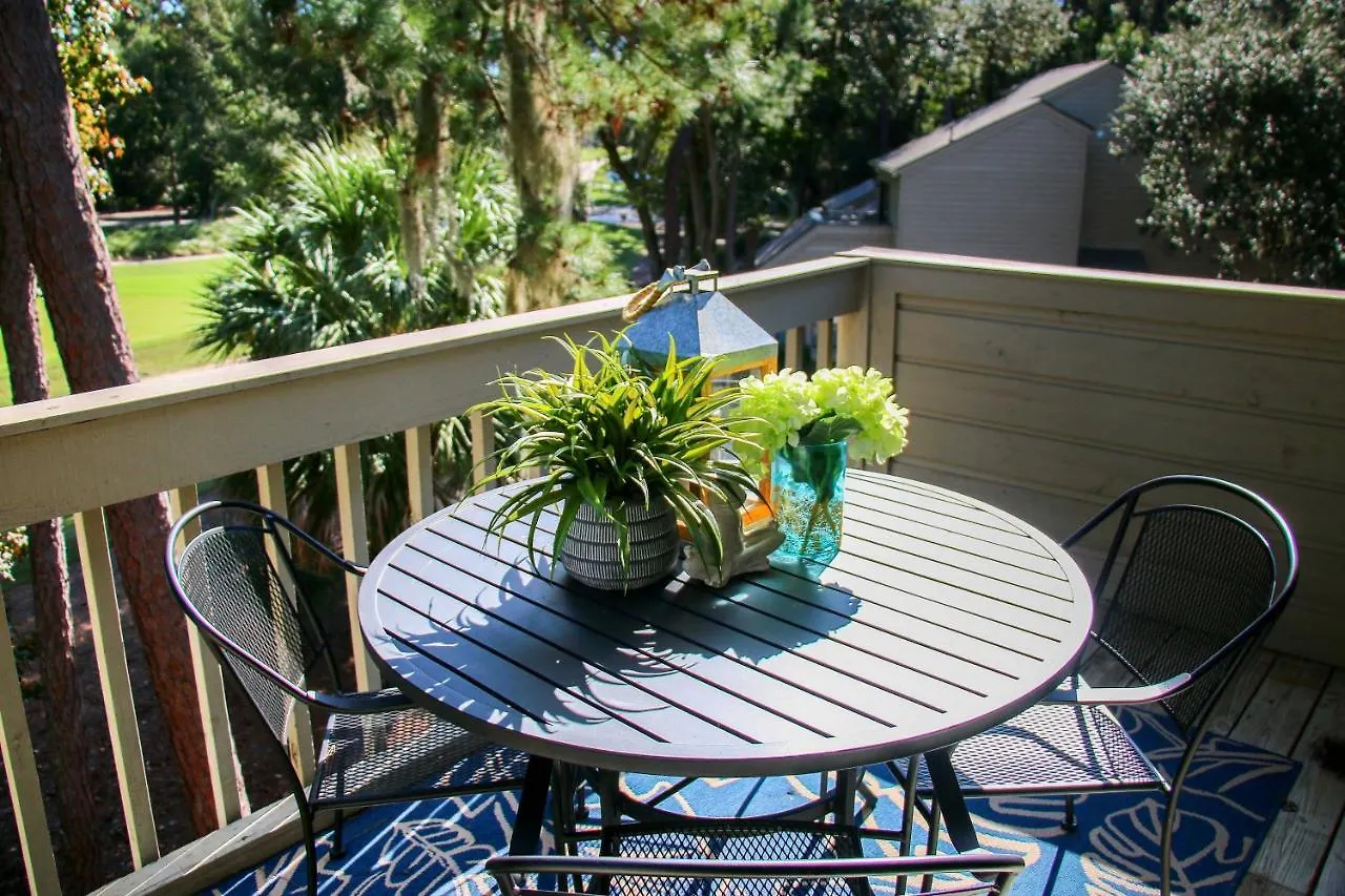 With Golf Course Views, Walk To Harbour Town! Apartment Hilton Head Island