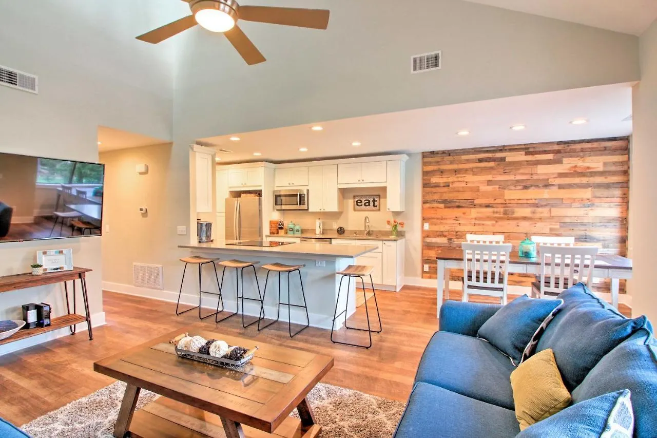 With Golf Course Views, Walk To Harbour Town! *