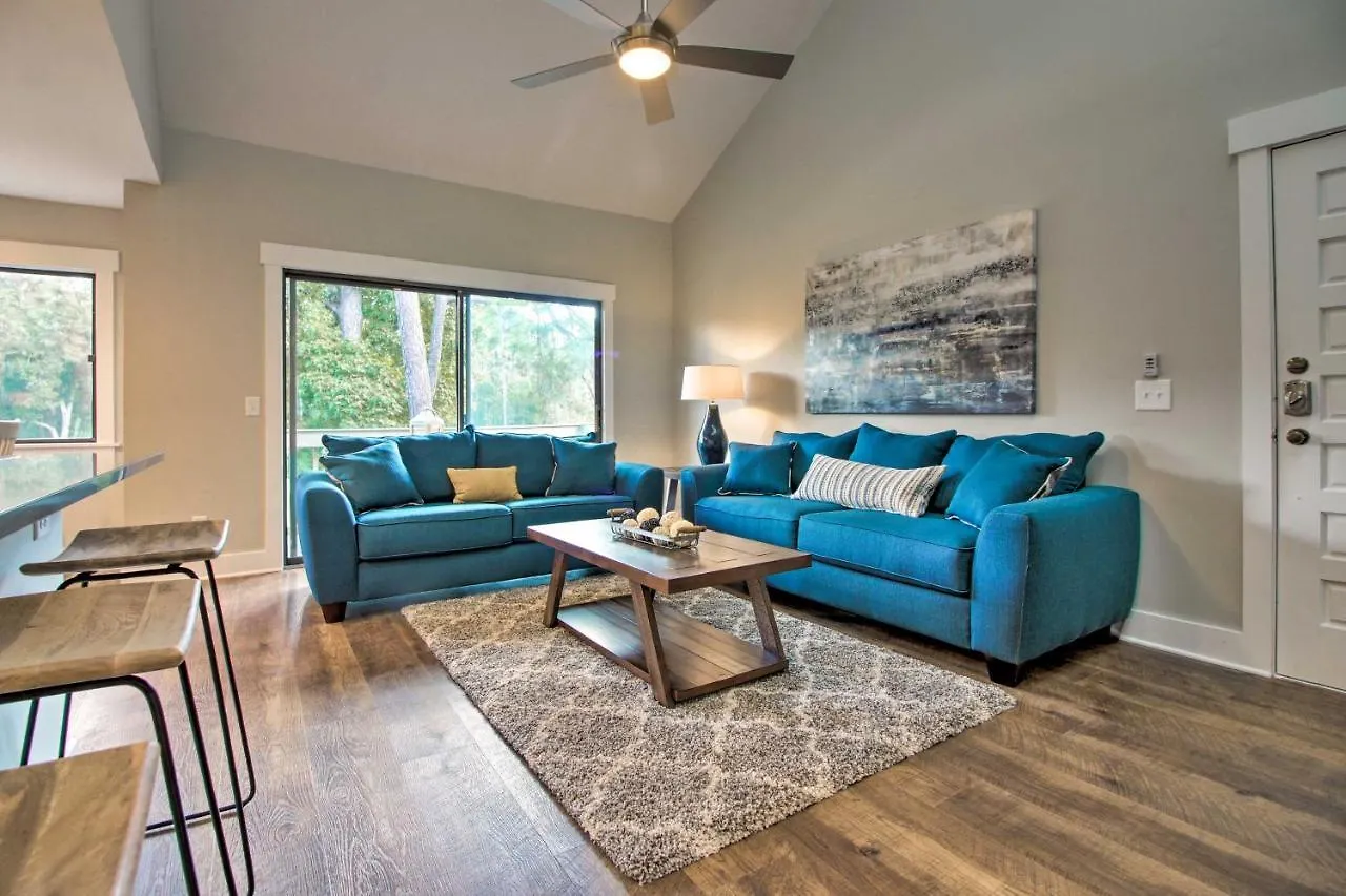 With Golf Course Views, Walk To Harbour Town! *