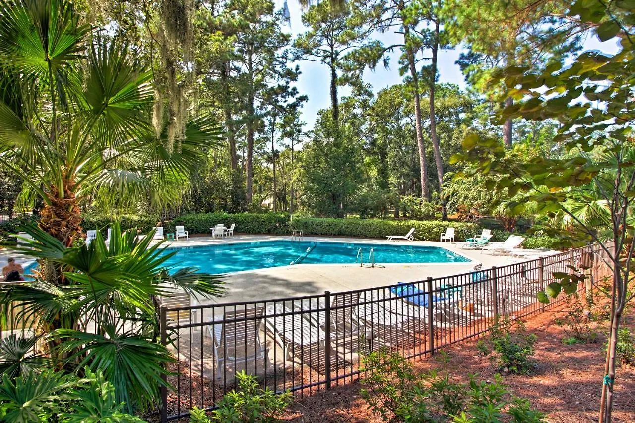 Apartment With Golf Course Views, Walk To Harbour Town! Hilton Head Island