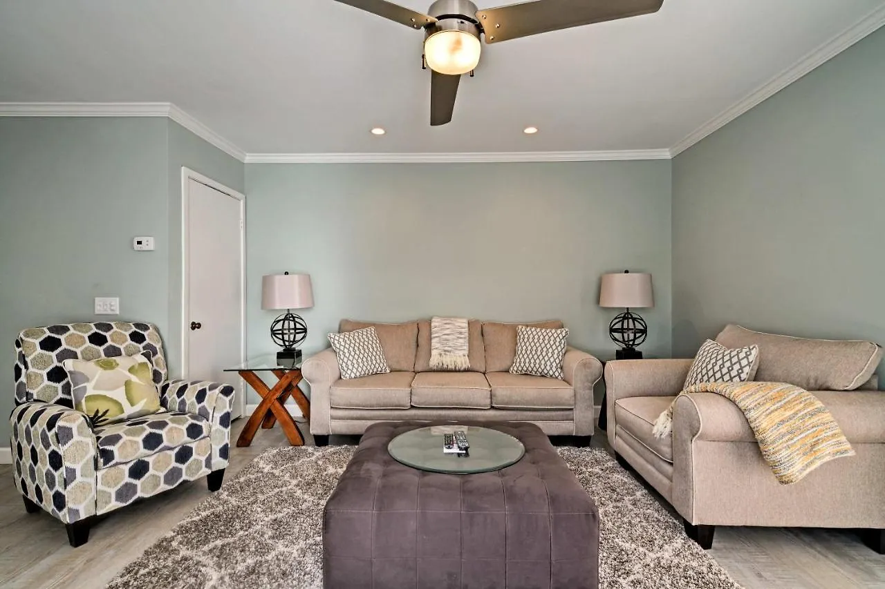 Updated Hilton Head Balcony, Walk To