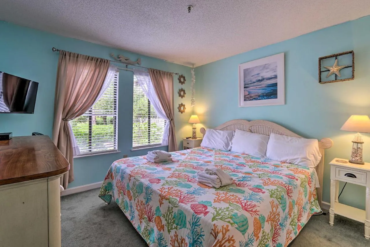 Apartment Colorful Hilton Head With And Pool Access!