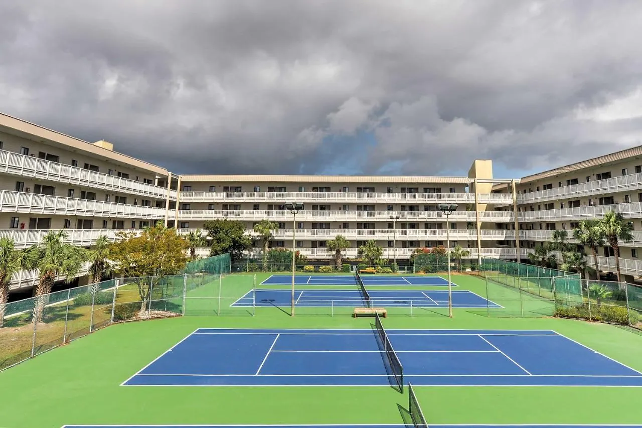 Hilton Head With Amenities Walk To Beach! Apartment