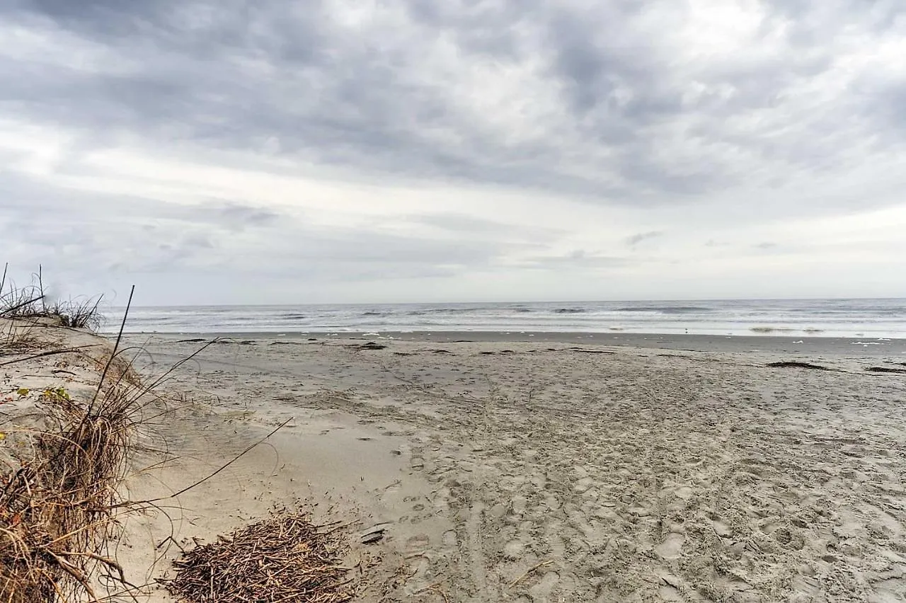 Hilton Head With Amenities Walk To Beach! Apartment