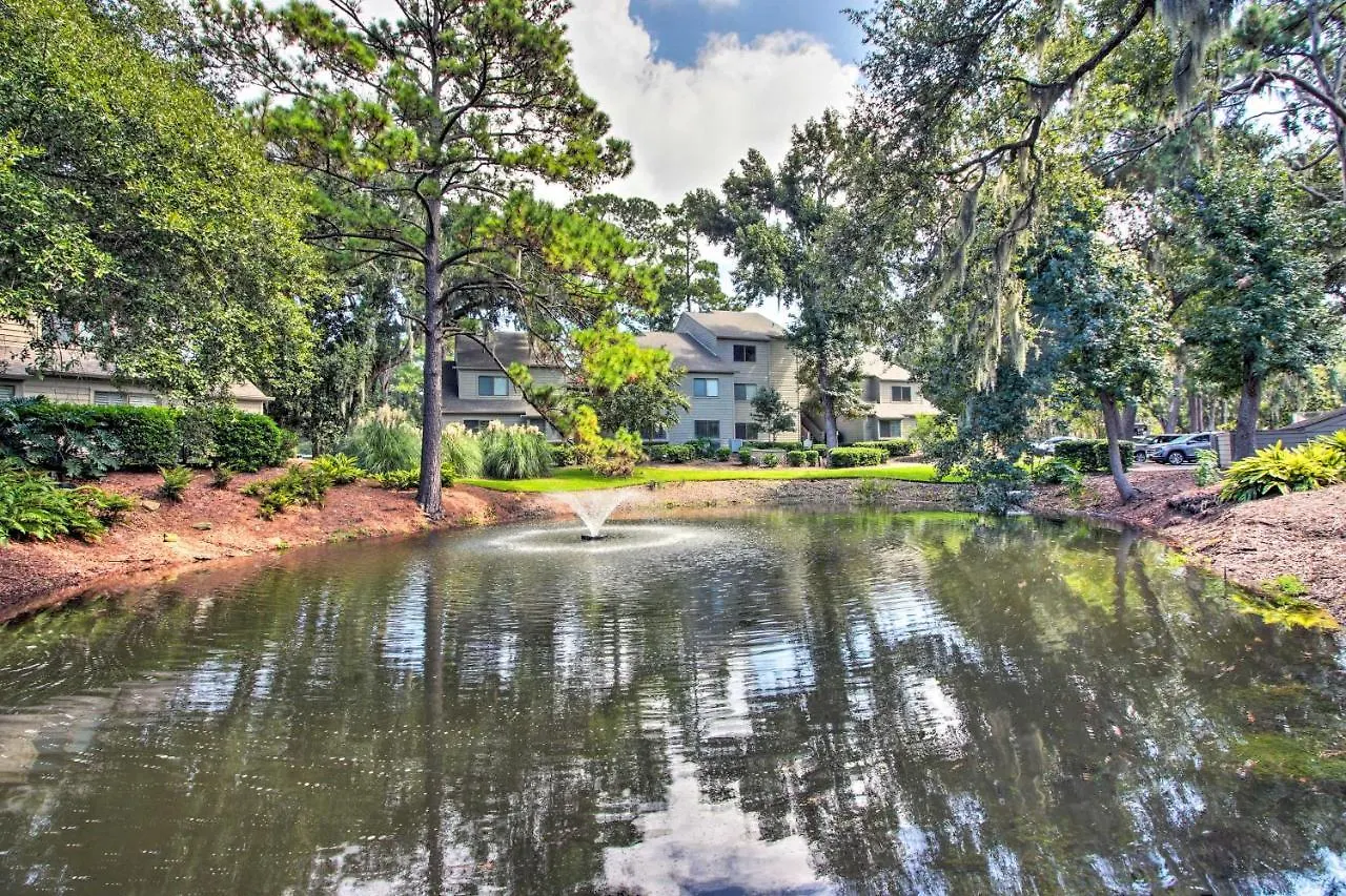 With Golf Course Views, Walk To Harbour Town! Apartment *