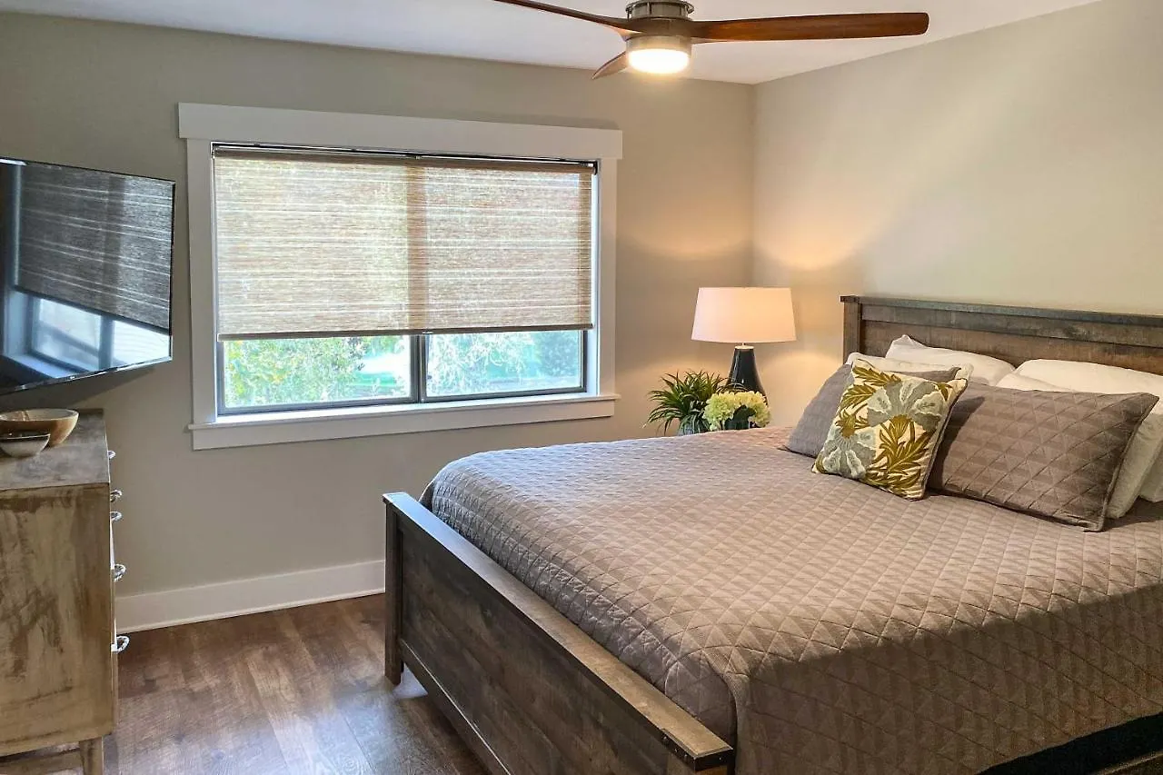 With Golf Course Views, Walk To Harbour Town! *