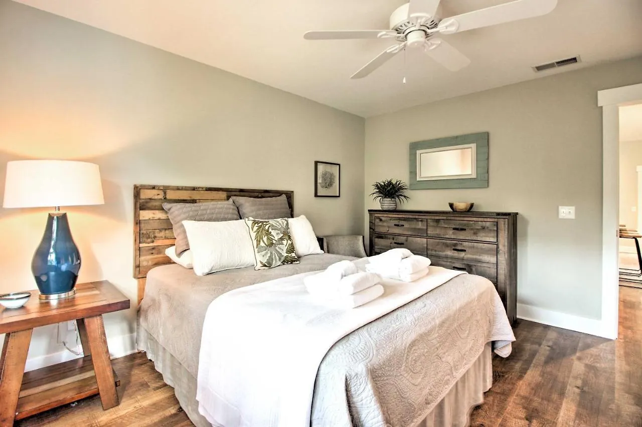 With Golf Course Views, Walk To Harbour Town! * Hilton Head Island