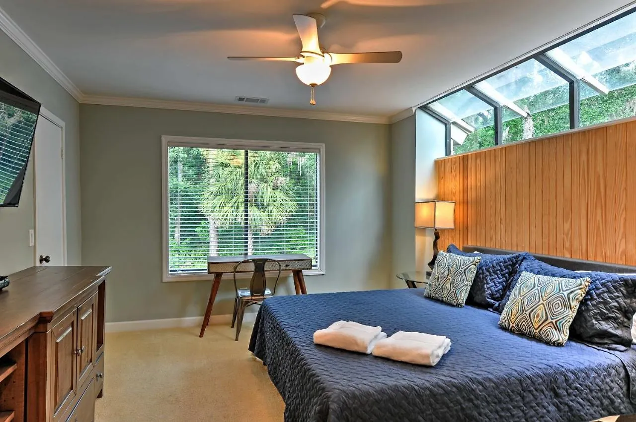 Updated Hilton Head Balcony, Walk To Apartment *