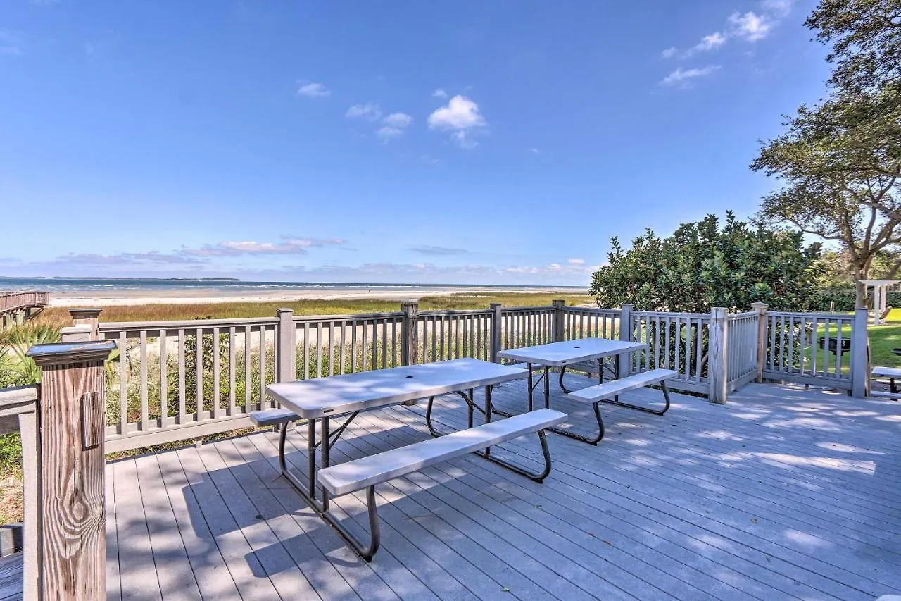 Apartment Colorful Hilton Head With And Pool Access!