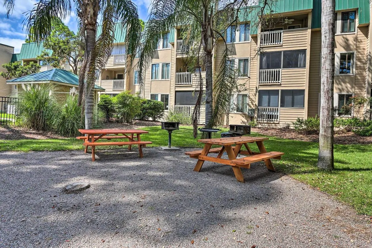 Apartment Colorful Hilton Head With And Pool Access!