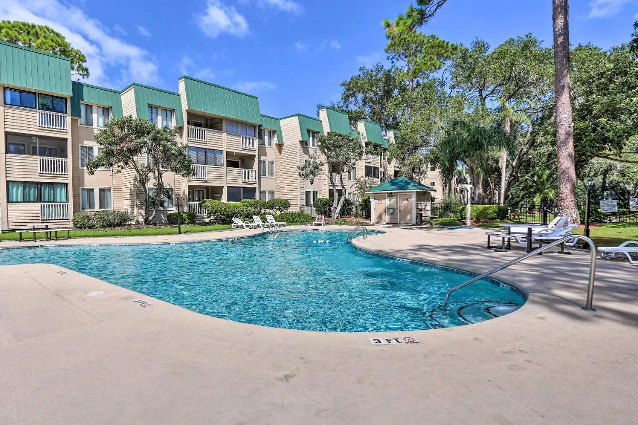 Apartment Colorful Hilton Head With And Pool Access!