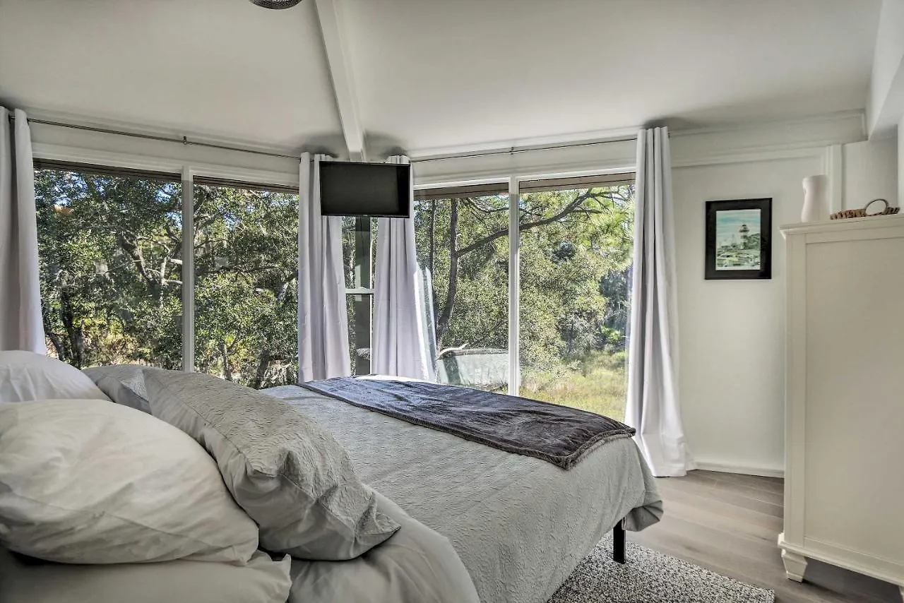 Airy Treehouse With Bikes Walk To Harbour Town! Holiday home *