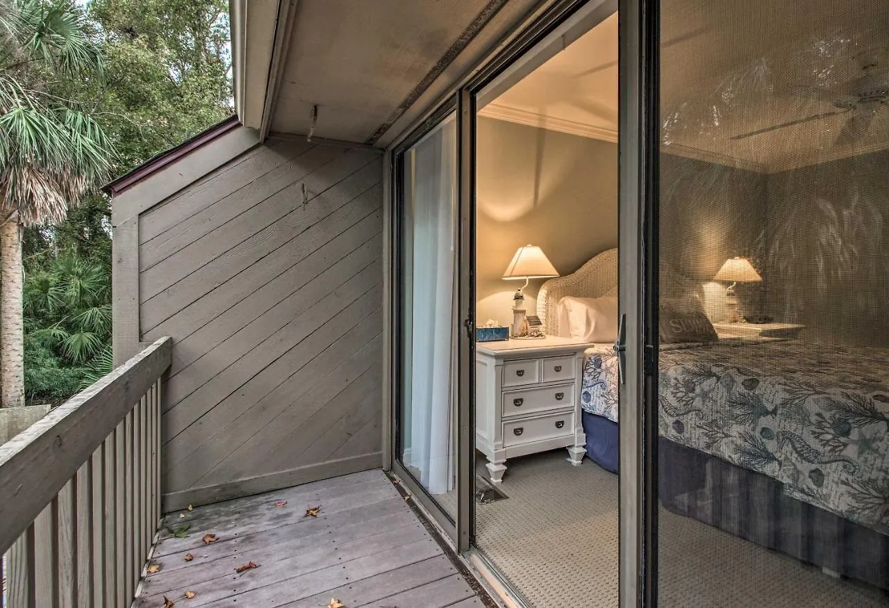 With Private Courtyard - Walk To Coligny Beach! *