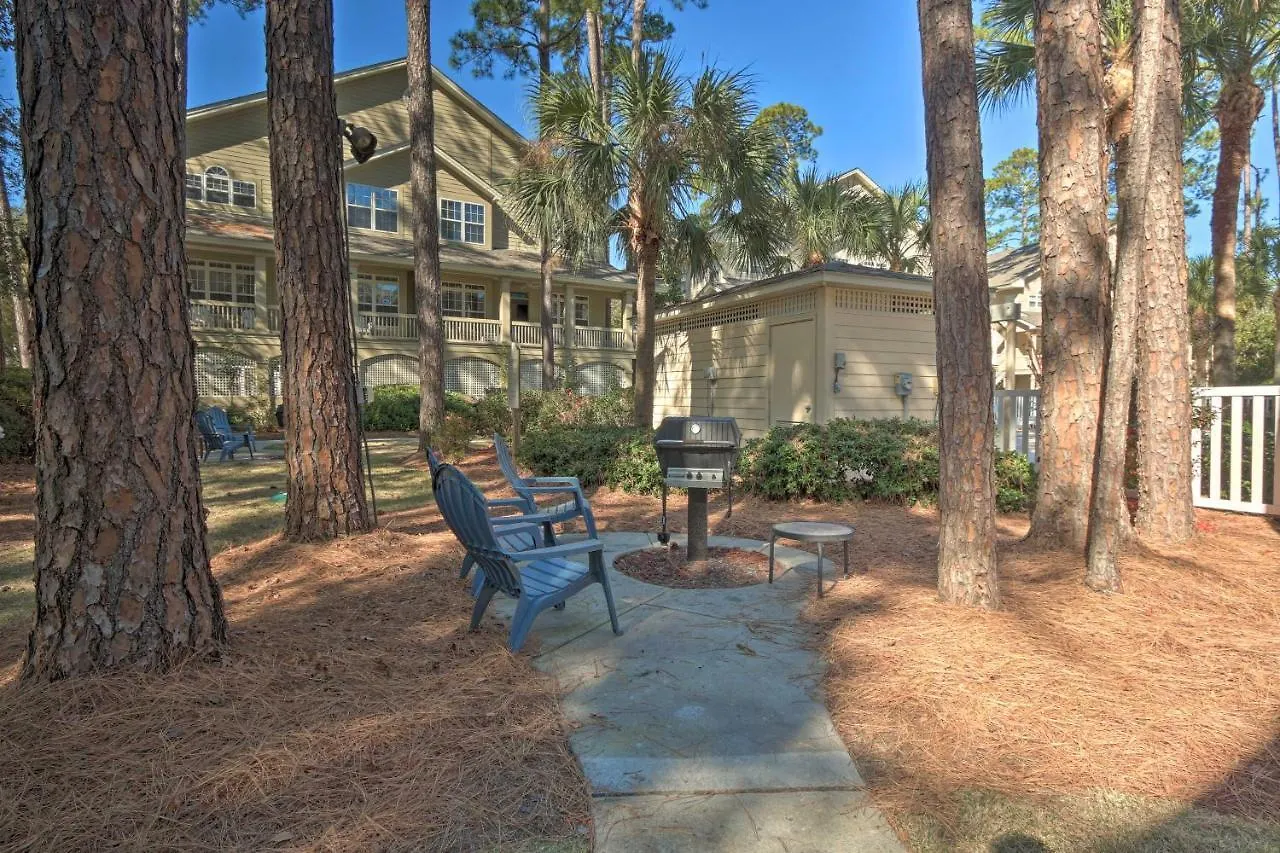 Дом отдыха Coastal Hilton Head Retreat With Pool Access!