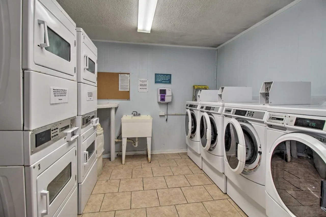 Apartment With Prime Location Walk To And Coligny!