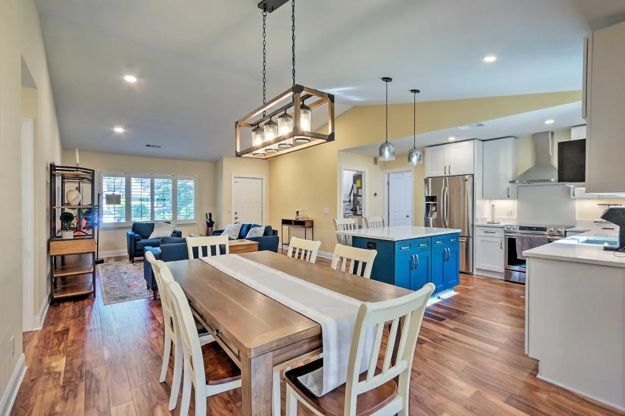 Sea Pines Escape With Deck About 2 Mi To Beach! Holiday home