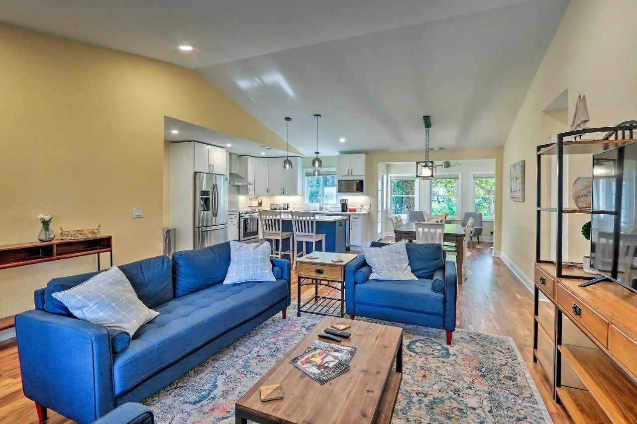 Sea Pines Escape With Deck About 2 Mi To Beach! Holiday home Hilton Head Island