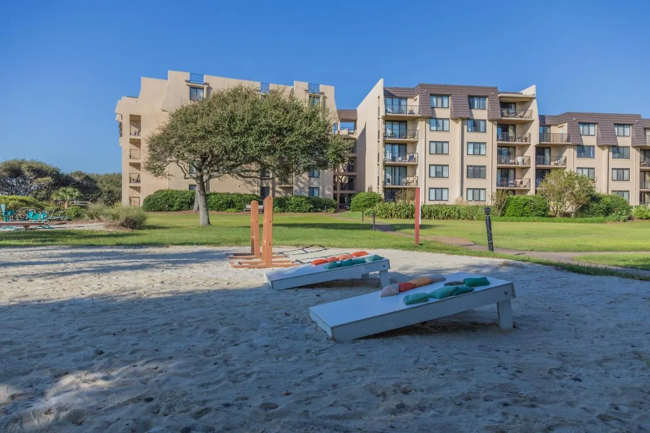 Island Club 3